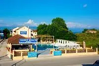 Sandy Hotel *